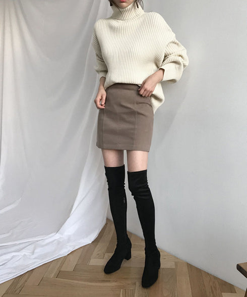 ボリューム袖タートルネックフォルムニット